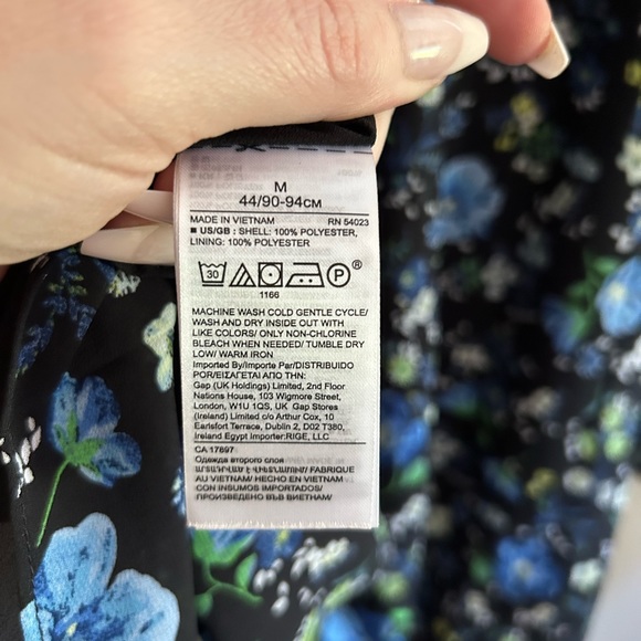 Banana Republic floral, Boho dress. Sheer sleeves. Lined bodice. Size M. - Picture 9 of 9